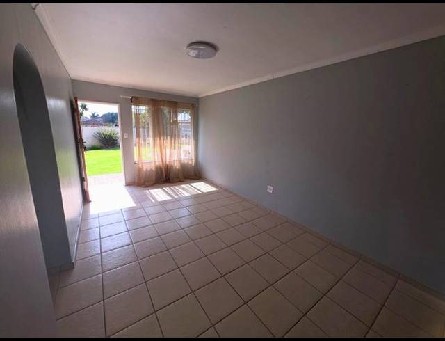 3 BEDROOM PROPERTY TO RENT IN POMONA